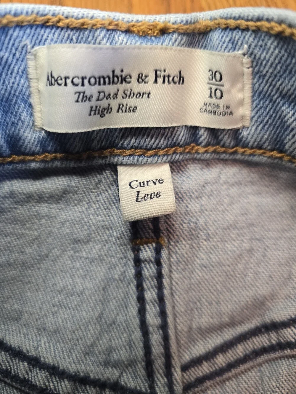 Abercrombie & Fitch Curve Love The Dad Short High Rise Size 30/10 Light Wash - Picture 7 of 8